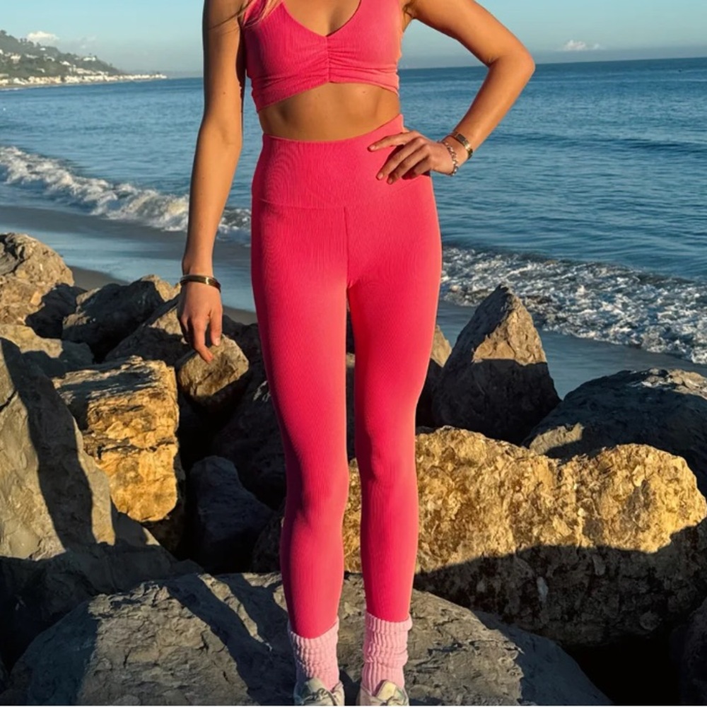 NWOT Beach Riot Tayler Legging Sunset Two Tone Rib in SUNSET 💞🧡 size M